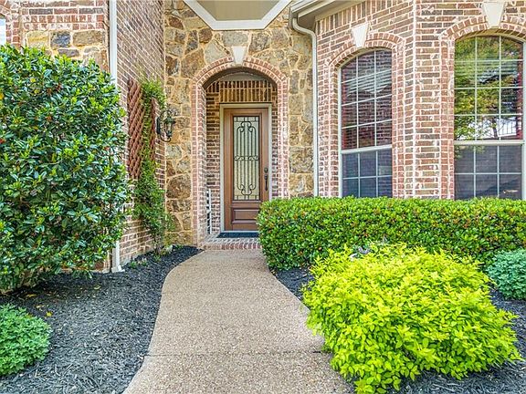 4th image of 1301 Woodborough Ln