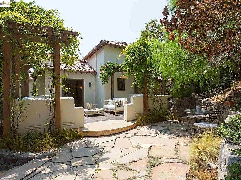 930 Aquarius Way — Photo 15