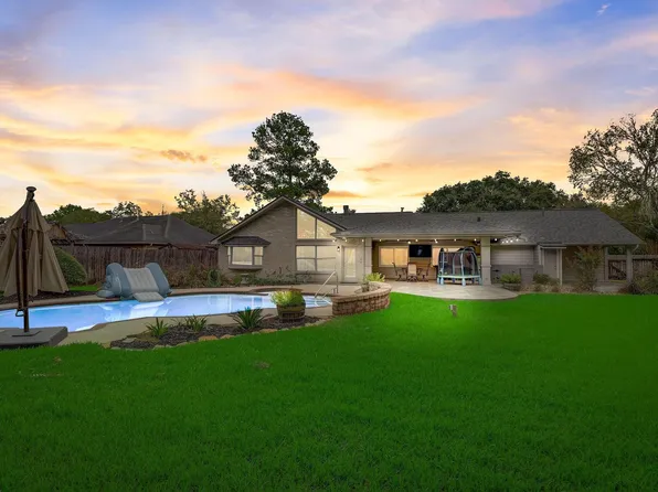 705 Balmoral Ct, Friendswood, TX 77546