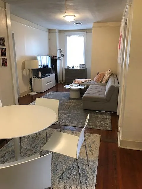 5 bed, 1800 sqft, $5,500 — Photo 1