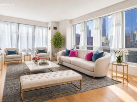 350 W 42nd St
