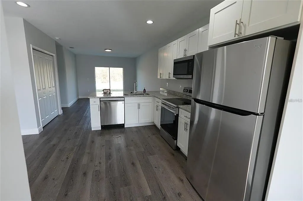 3 bed, 2.0 bath, 1265 sqft, $1,750 — Photo 3