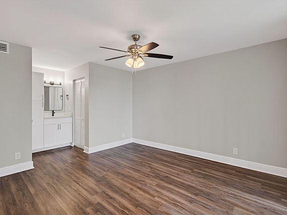 4th image of 714 Executive Center Dr #13-4-13