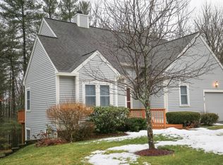 410 Elk Run Rd, Hudson, NH 03051