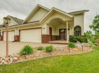 3337 Thunderbird Ln, Bismarck, ND 58503