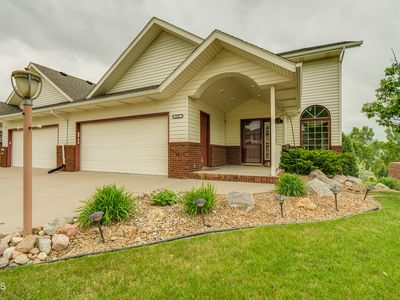 3337 Thunderbird Ln, Bismarck, ND, 58503