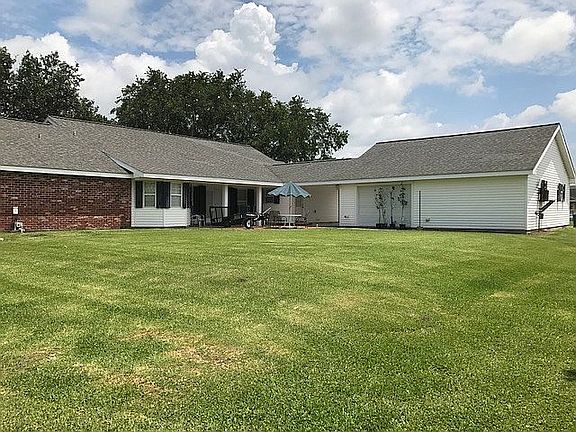 2nd image of 901 Hyland Dr