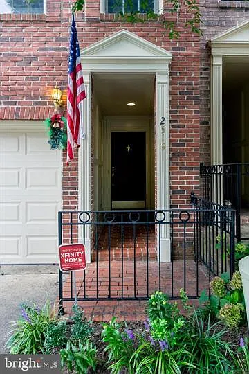 Building Photo - 2519 Gadsby Pl
