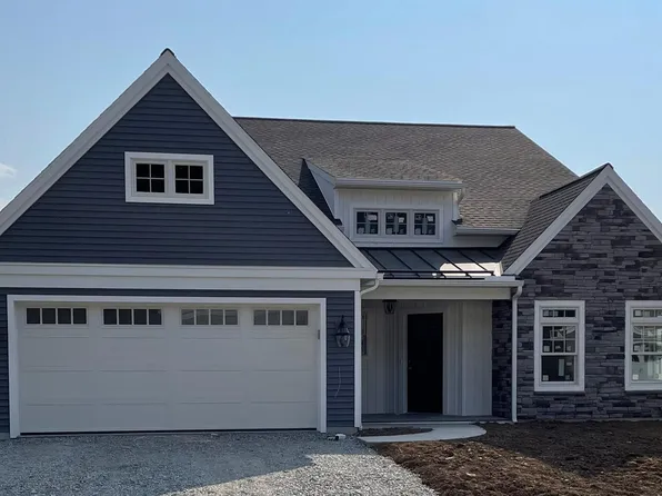 1218 Mosaic Dr #413, Lebanon, PA 17042