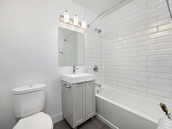 5th image of 877 Kennedy Rd #407
