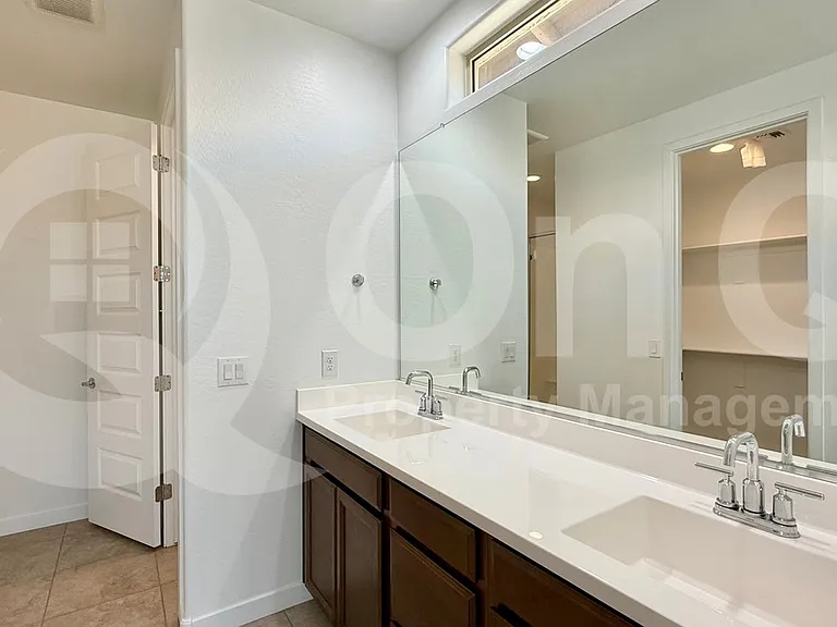 6342 W Raymond St — Photo 8
