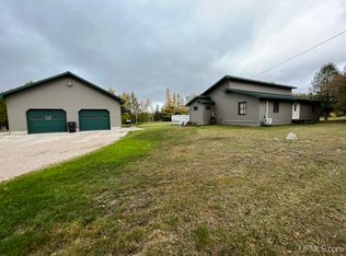 5560 River Rd, Manistique, MI 49854