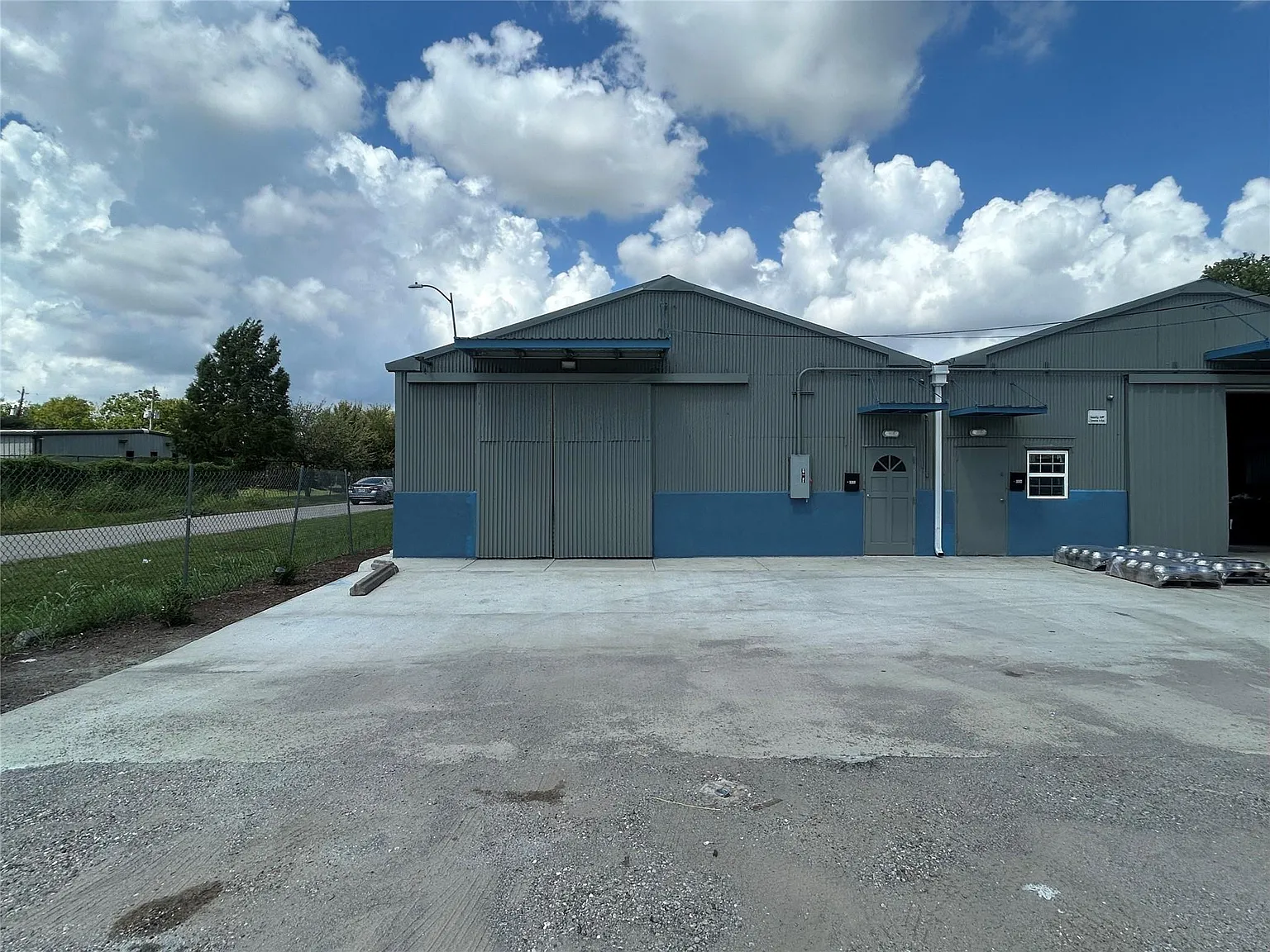Studio, 1.0 bath, 1850 sqft, $2,000 — Photo 2