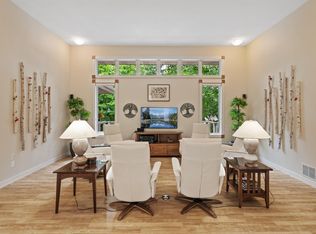 5877 Bradbury Ct, Inver Grove Heights, MN 55076