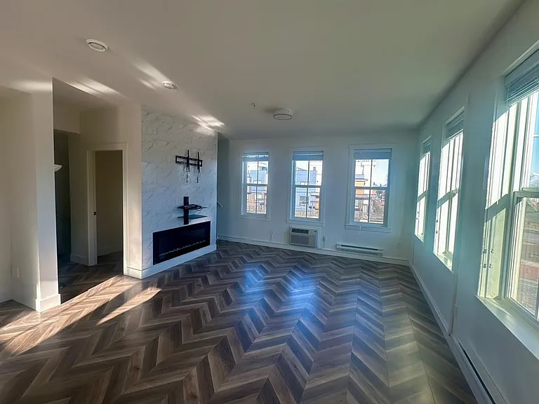 8161 201st St #9 — Photo 3