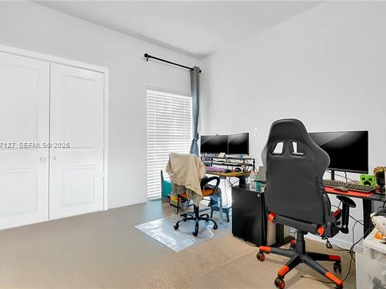 117 NE 3rd Ct #Townhouse 117 — Photo 23