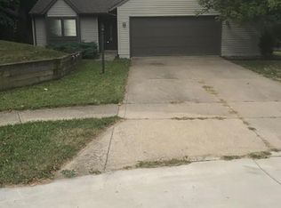 8121 Whittier Ct, Fort Wayne, IN