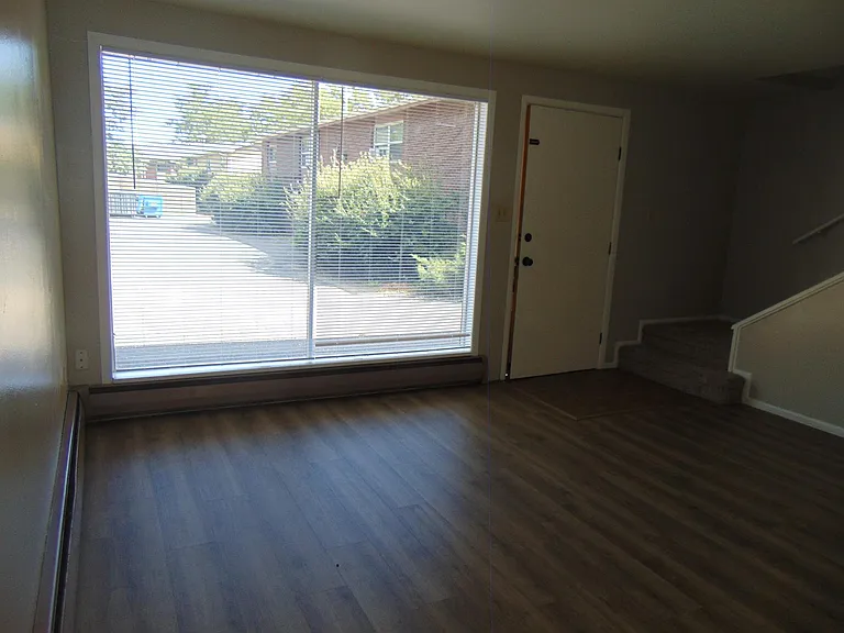 2420 Clearview Ave #4 — Photo 18