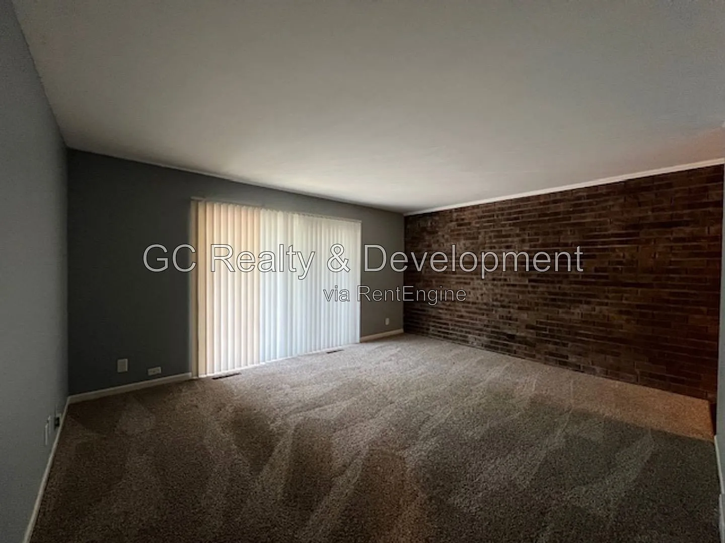2 bed, 1.0 bath, 902 sqft, $1,675 — Photo 2