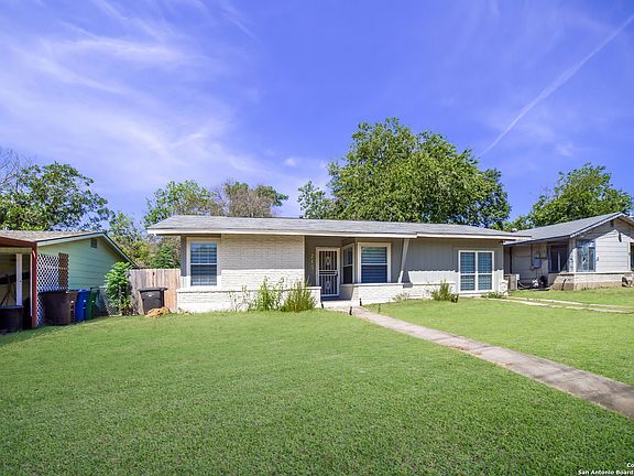 3rd image of 215 HARTLINE DR