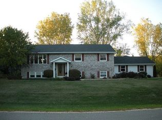 6635 Glenview Rd, Deforest, WI 53532