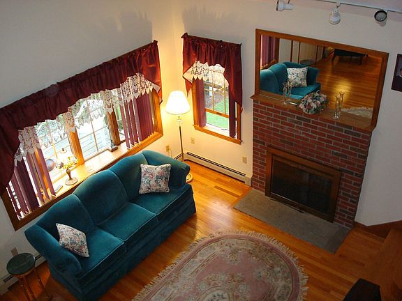 2 Story fireplaced Family Room
