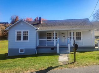 183 G St, Lansing, NC 28643