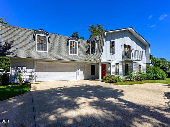 2nd image of 1085 George Anderson St