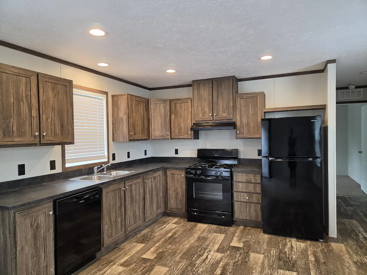 3 bed, 1056 sqft, $1,139 — Photo 2