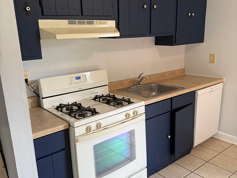 419 Fern St #B — Photo 6