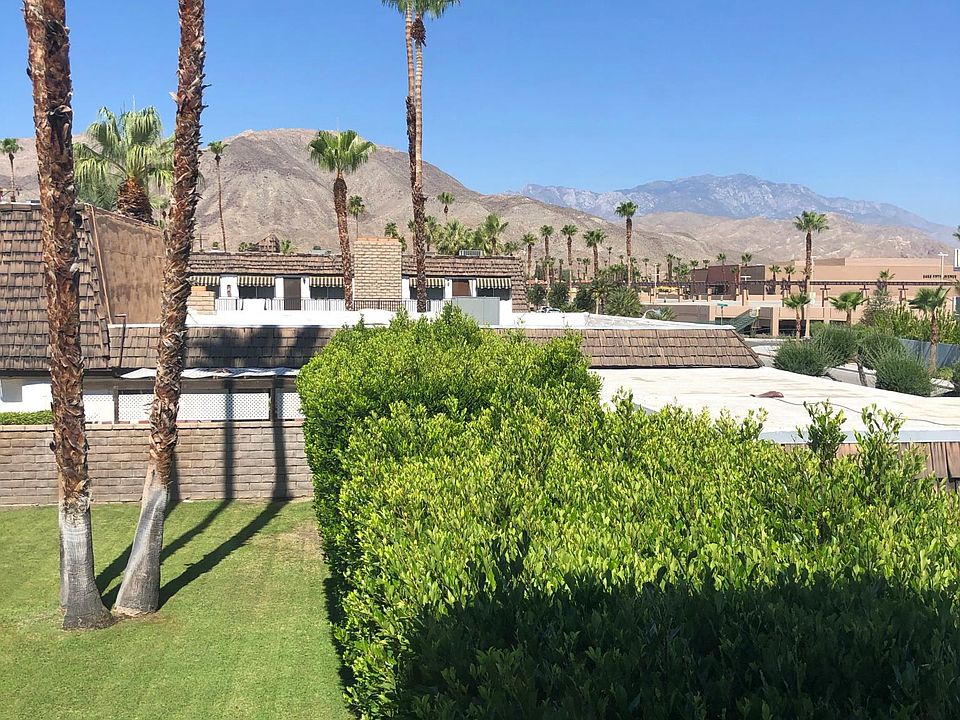 Beautiful view of the mountains from your living room & dining room
