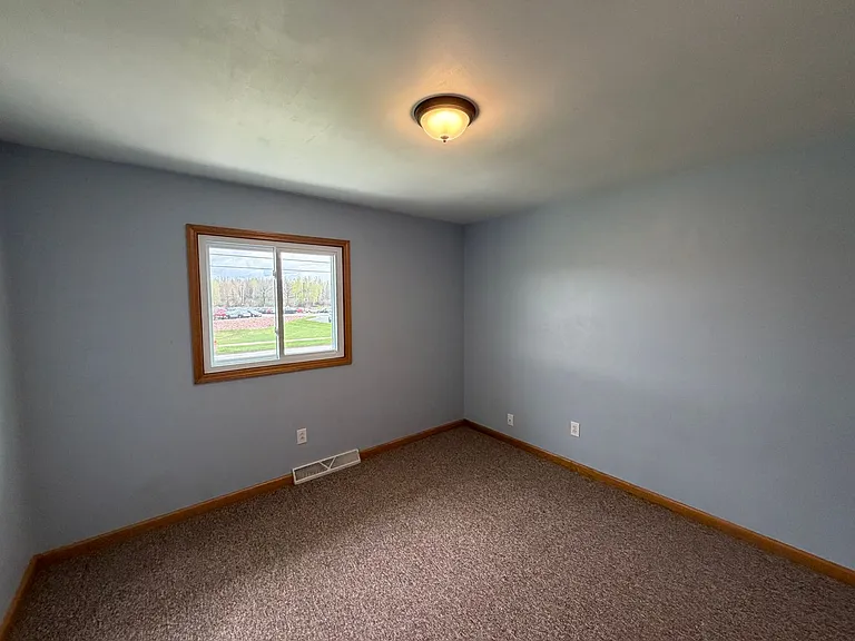 1508 E Becker Rd — Photo 8