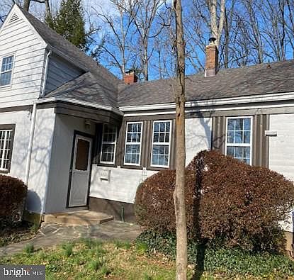 1st image of 6821 Barr Rd