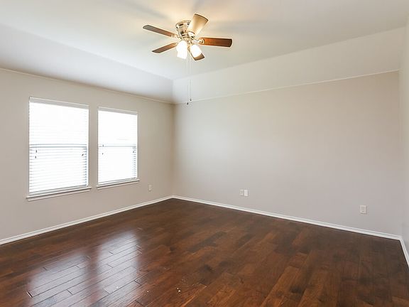 5th image of 2116 Meadow View Dr