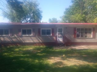 215 E Randolph St, Roodhouse, IL 62082