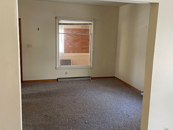 5th image of 210 N 4th Ave