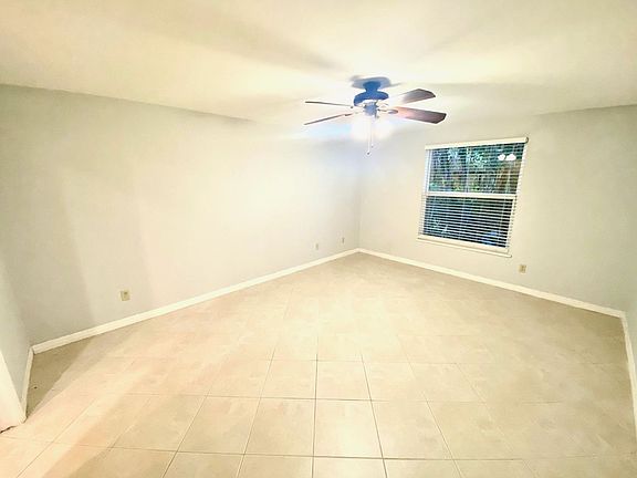 5th image of 4980 Coral Wood Dr