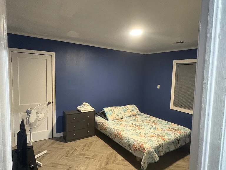 537 W Lake Ave NW #A — Photo 6