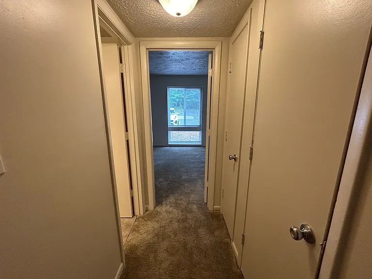 Huntingwood Apartments — Photo 25