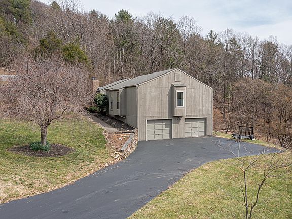 2nd image of 7577 Boxwood Dr