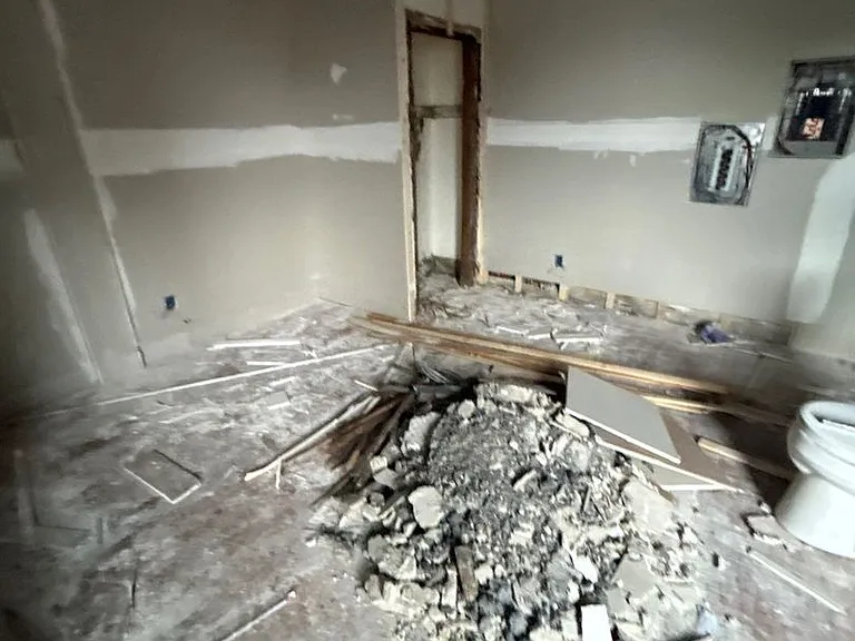 Walnut Court Apartments — Photo 11
