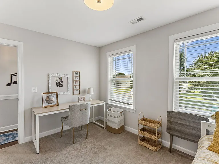 1010 Vanguard Dr — Photo 31