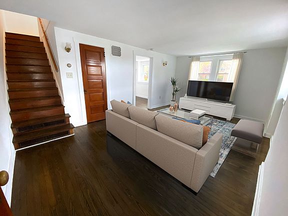 3rd image of 502 Church St APT 2
