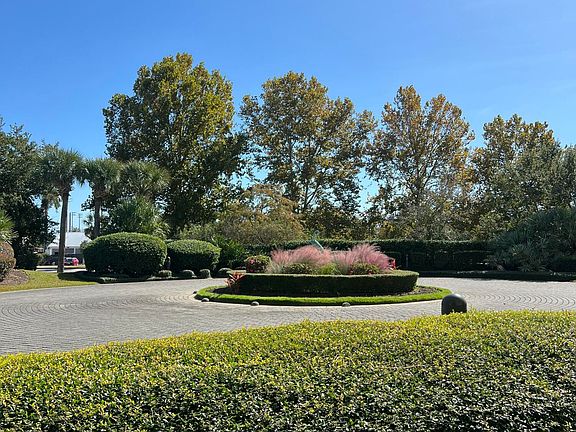 5th image of 221 S Plaza Ct #107