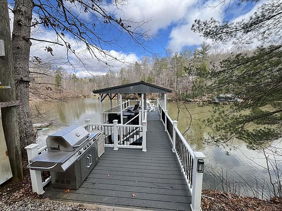 2nd image of 512 Ridgelake Rd #22