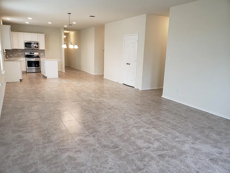 1105 Cliffbrake Way — Photo 4