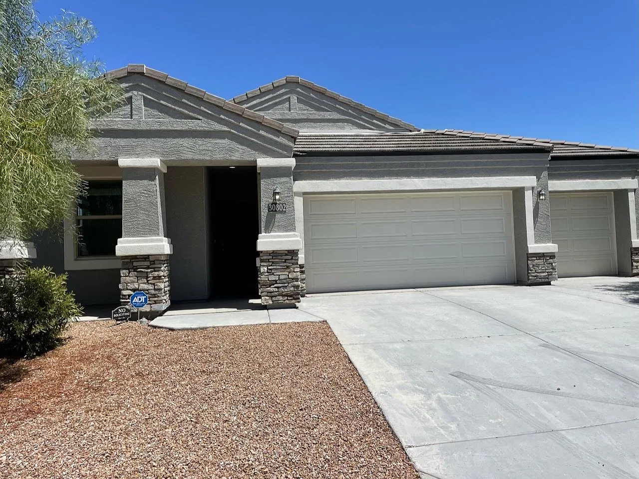 4 bed, 2024 sqft, $1,850 — Photo 4