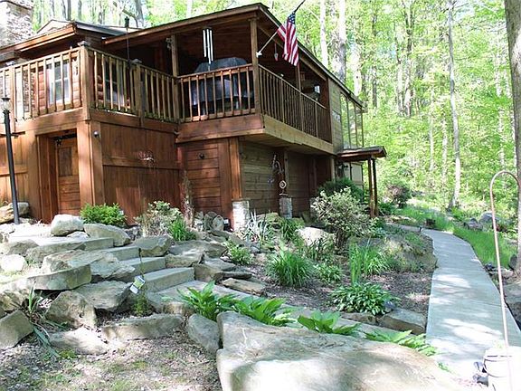 3rd image of 417 Rockcliff Ln