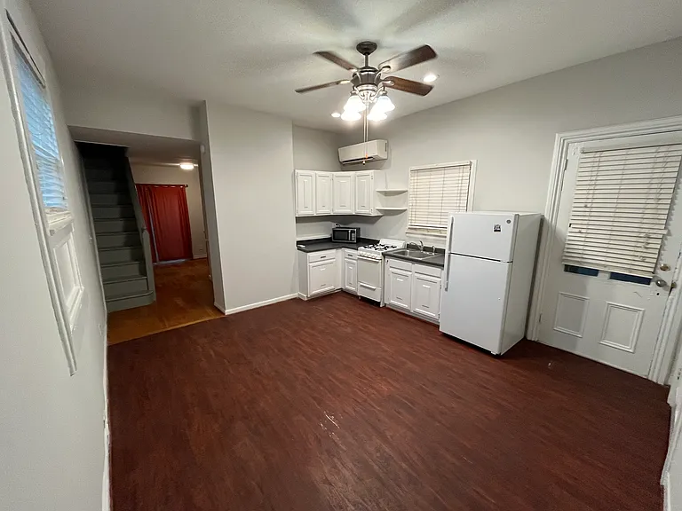 324 S Pine St #1 — Photo 1