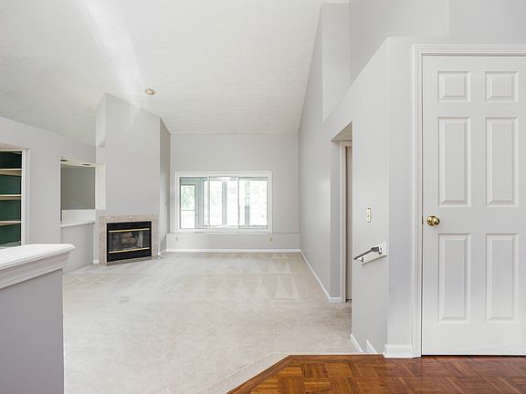 4th image of 10764 Pimlico Cir